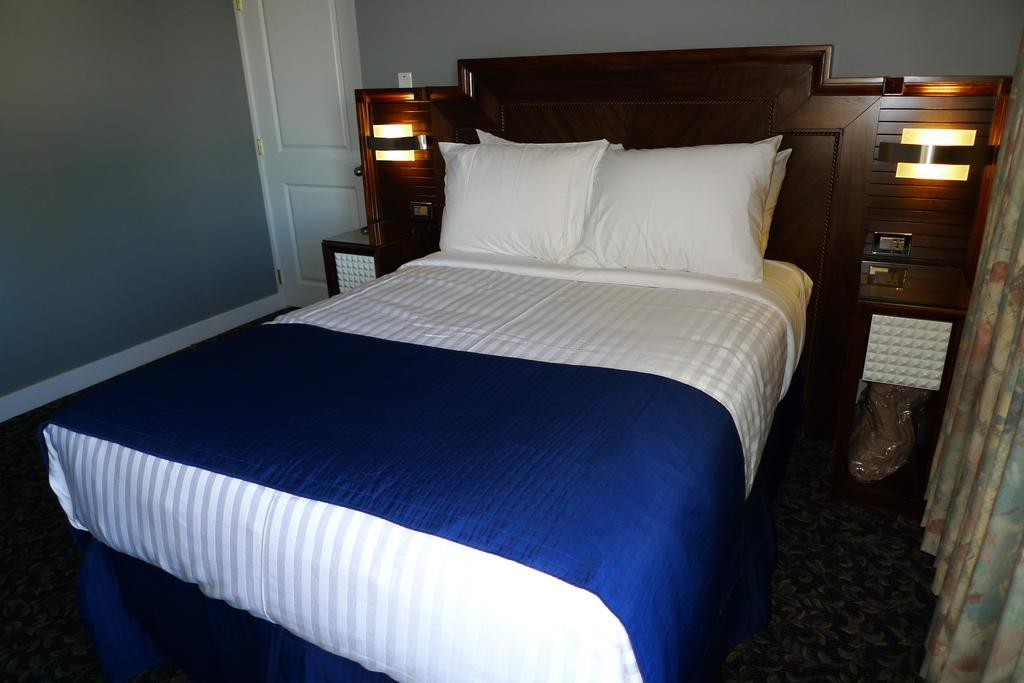The Deluxe Hotel Βανκούβερ Δωμάτιο φωτογραφία